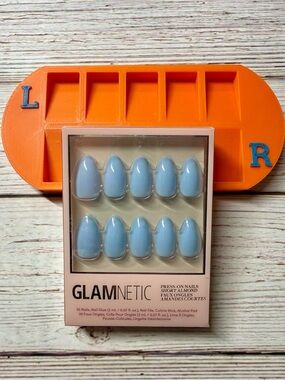 Glamnetic Blueberry Milk Short Almond Press-On Nails + Nail Sorting Tray
